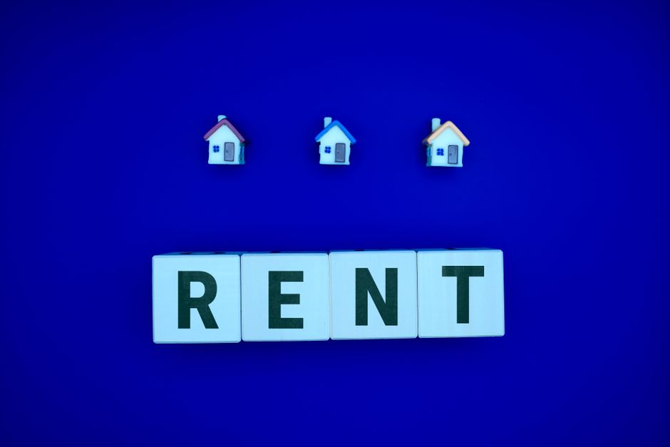 Should I Downsize, Rent, Age in Place, or Move to a 55+ Community After 60?
